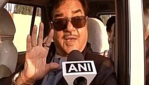 Shatrughan Sinha downplays Tarun Vijay's remark, says there is nothing 'black and white'