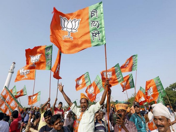 BJP sacks Narela candidate after expelled AAP leader campaigns for her