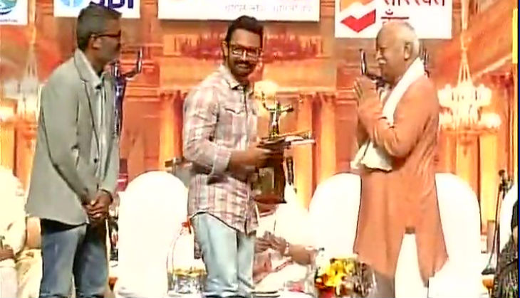 The new normal: Aamir Khan accepts award from RSS Chief Mohan Bhagwat