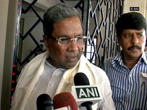 Why should I remove red beacon, has to be done from May 1, says Karnataka CM
