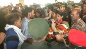 Family, strangers come together to give Captain Ayush a sparkling farewell
