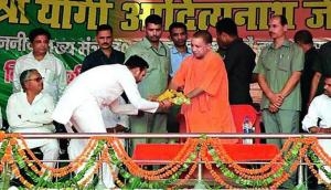 Adityanath shares stage with Amanmani. Will the BJP take the murder accused into its fold?