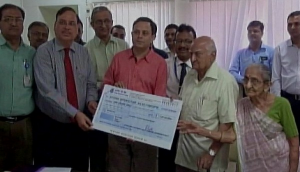 Gujarat: 84-year-old retired bank employee donates life savings to Armed Forces