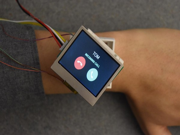 Smartwatches to rule nearly half of wearables by 2022: IDC