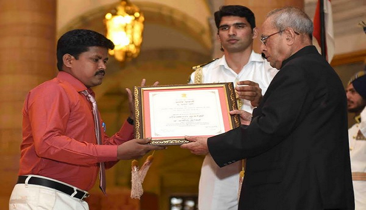 Pranab Mukherjee presents presidential awards