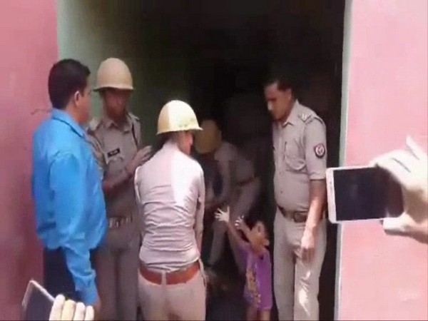 UP Police drags senior citizen out of house