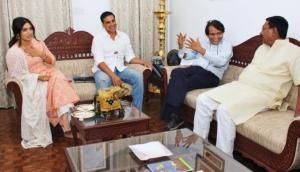 Suresh Prabhu meets 'fine actor' Akshay Kumar, Bhumi Pednekar