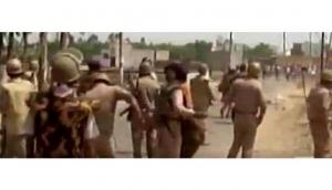 YSR Congress workers clash with Police in Andhra Pradesh's Mylavaram town
