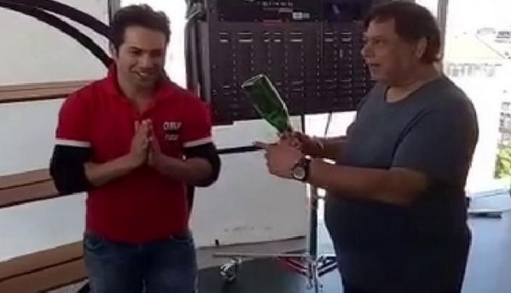 Varun and daddy David Dhawan have fun at sets of 'Judwaa 2'