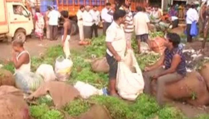 Maharashtra farmers to go on strike, demand loan waive off