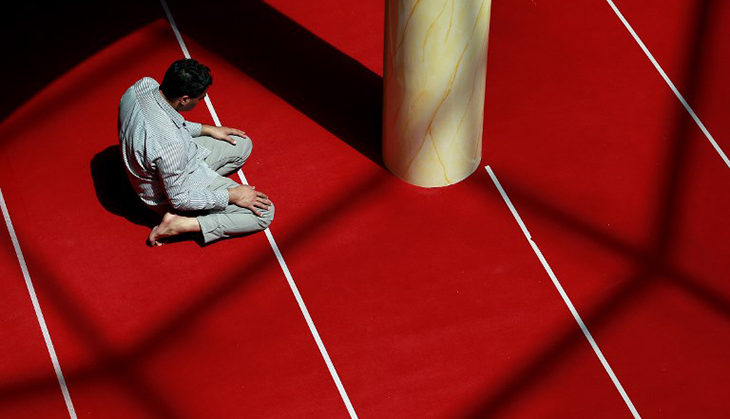 These beautiful images capture the spirit of Ramzan around the world