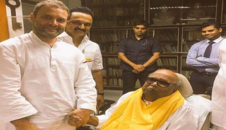 Chennai: Rahul Gandhi meets Karunanidhi, praises the 'voice of Tamil Nadu'