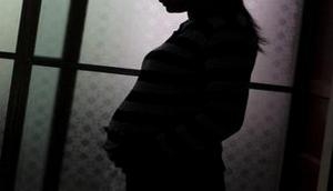Maternity leave, a 'no-win situation' for women