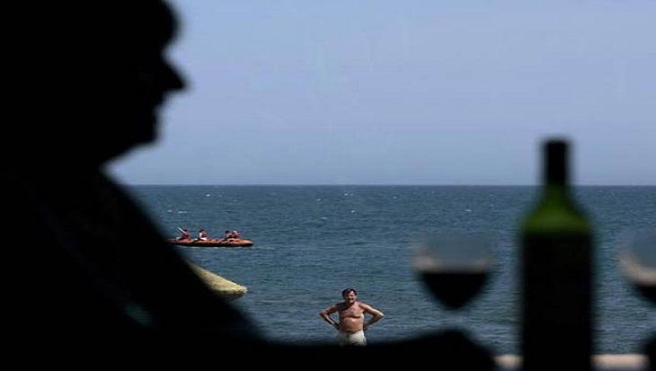 Higher the alcohol intake, more the postmenopausal muscle wasting