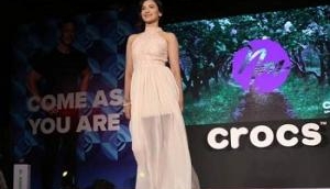 Crocs launches SS'18 collection with Gauhar Khan walking the ramp