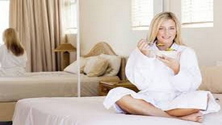 Increase appetite by eating in front of mirror