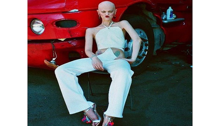 Melanie Gaydos: the beauty that breaks the stereotype