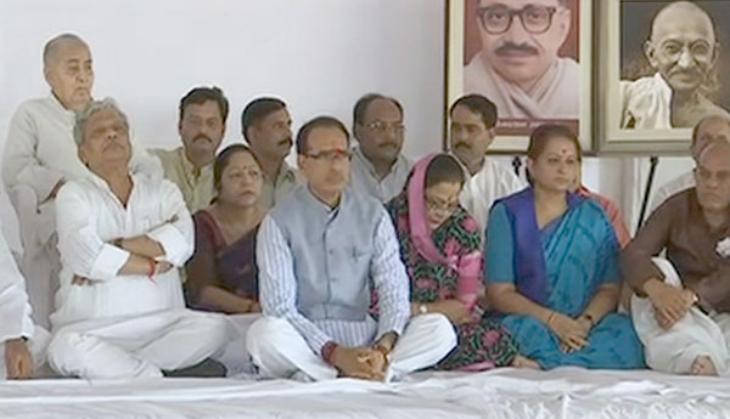 Mandsaur violence: MP CM Chouhan to visit farmer's families today