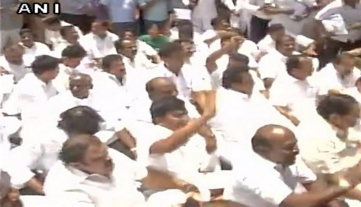 Amidst DMK ruckus over MLAs sting operation, GST bill passed in TN Assembly