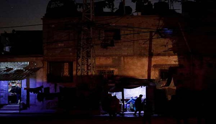 Israel begins reducing power to Gaza