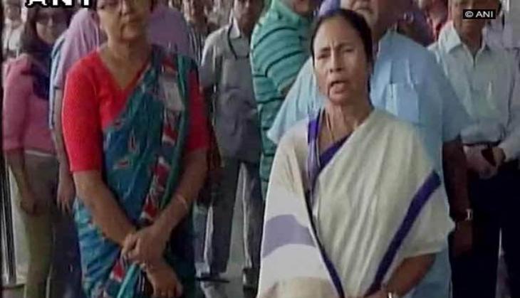 Mamata leaves for The Netherlands even as Darjeeling stir continues
