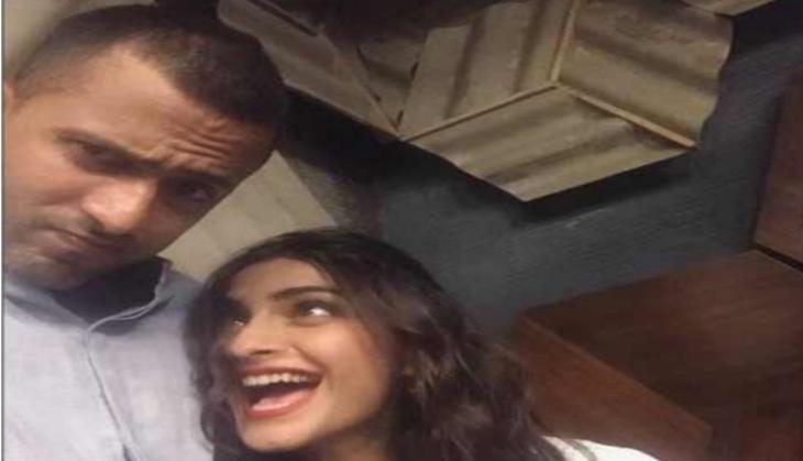 Sonam Kapoor, 'rumored boyfriend' Anand Ahuja spotted getting cosy