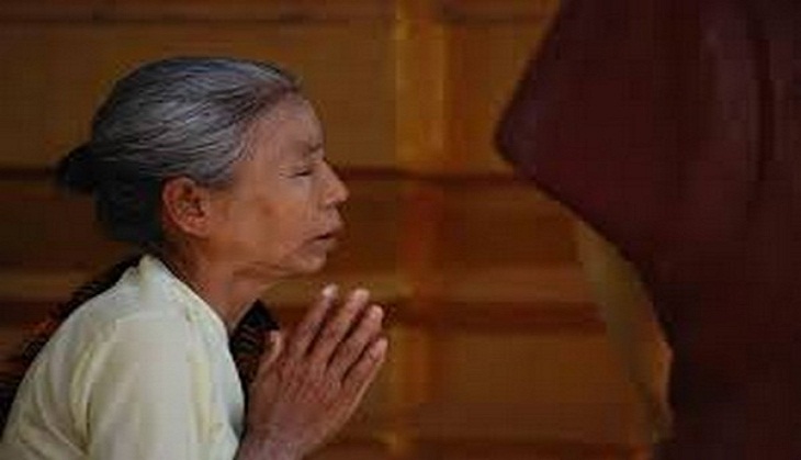 'Praying' gives older adults a boost to live longer