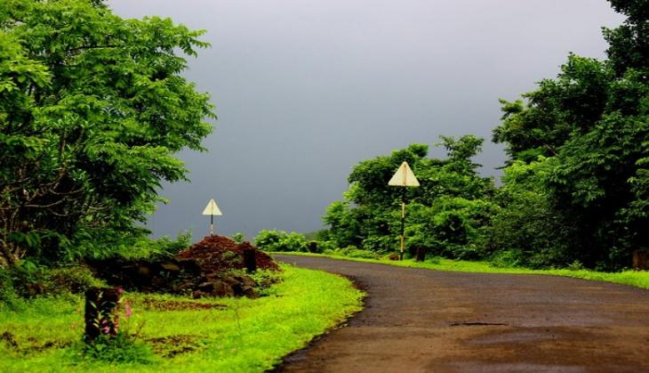 5 apps to book your monsoon travel