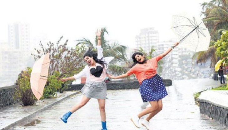 Pick the right fabric to wear in monsoon