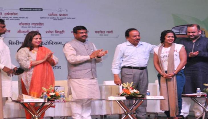 IGL should aim to increase business up to 30,000 crore: Pradhan