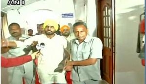 Two visitors create ruckus inside Delhi Assembly