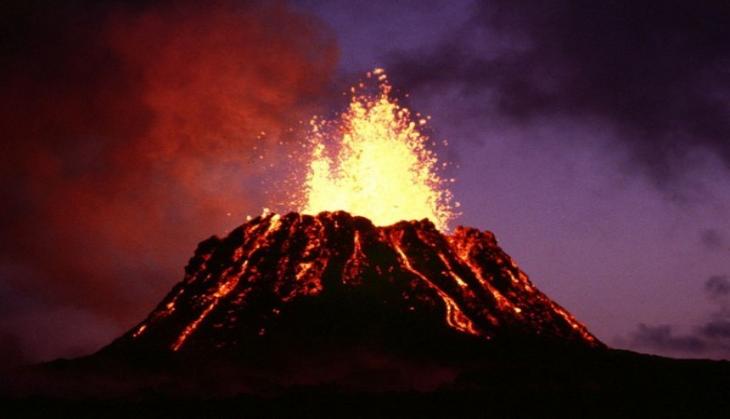 Alaskan volcano erupts again, aircrafts warned
