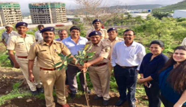 Second consecutive year, Mittal Brothers Pvt. Ltd. does Plantation Drive in Pune