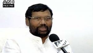 Centre issues notification to increase import duty on sugar: Paswan