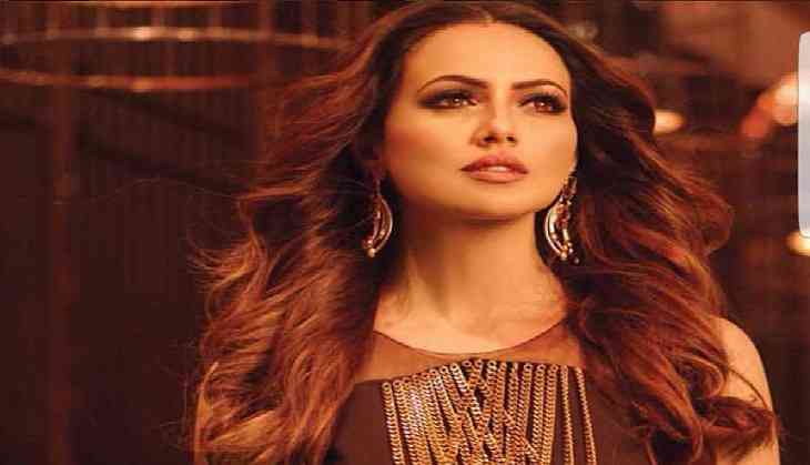 Bigg Boss Ex Contestant Sana Khan s Transformation Will Make You Fall 
