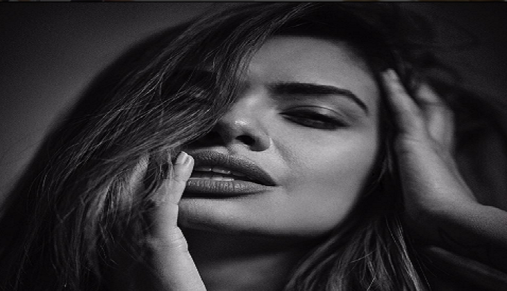 Esha Gupta's new video on Instagram is too hot to handle