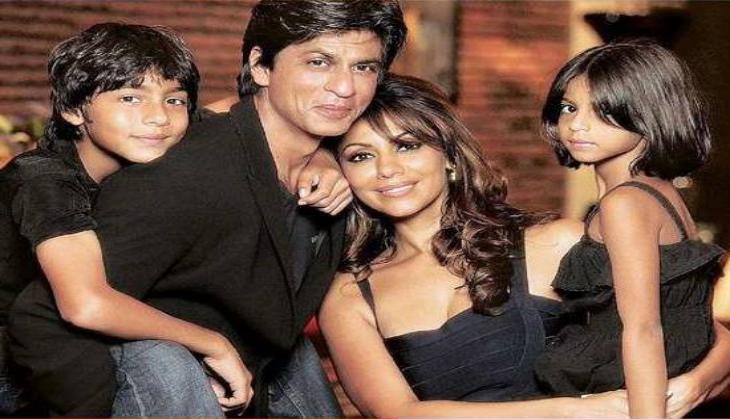 SRK, Gauri look awwdorable in this throwback photo