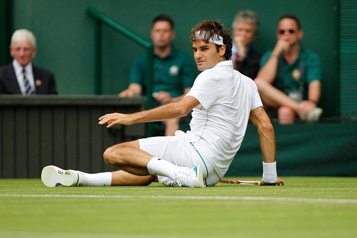 Roger Fedeer in action during Wimbledon in 2012