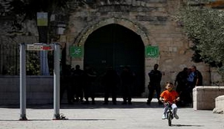 Jerusalem attack: Temple Mount reopens to Jewish visitors