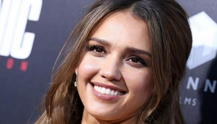 Jessica Alba all set to be 'outnumbered'; expecting 3rd child!
