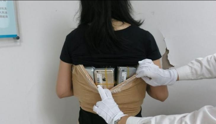 iPhone Smuggler lady