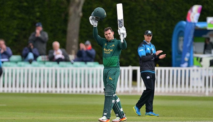 Ankle injury forces Michael Lumb to retire