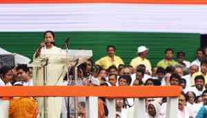 'BJP Bharat chhodo': Mamata issues clarion call, will back anyone to oust Modi