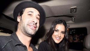 Pic inside: Sunny Leone and Daniel Weber go cloth-free, here's why