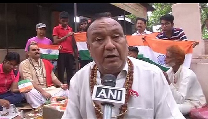 Fans seek divine intervention for India's win over England in Women's WC final