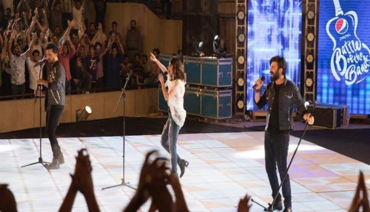 Fawad Khan, Atif Aslam share platform for Pak music show