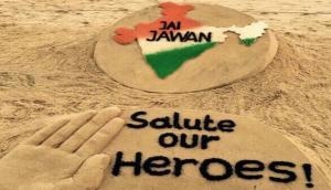 Kargil Vijay Diwas: Sand Artist Sudarsan Pattnaik pays tribute to Kargil heroes in a unique way 