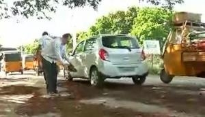 Hyderabad: Senior citizens take initiative to repair roads