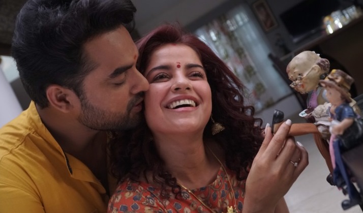 Abi & Anu : First look poster of Tovino Thomas' Tamil debut released, set to release on September 22