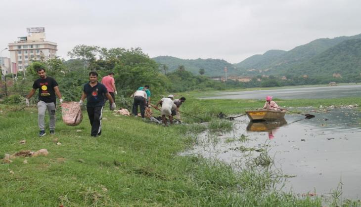 When Sailors went that extra nautical mile to clean Man Sagar